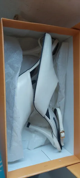 Zapatos de tacón blancos talla 39