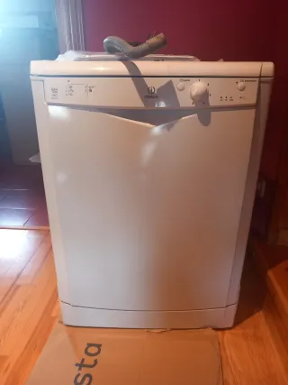 Lavavajillas INDESIT