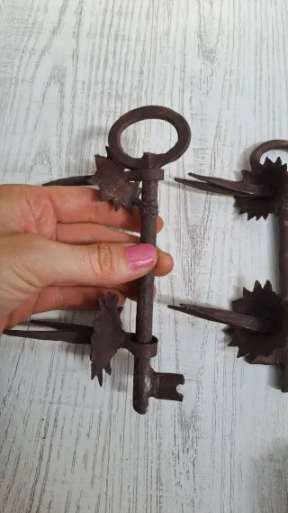 Tiradores de llavín forja artística