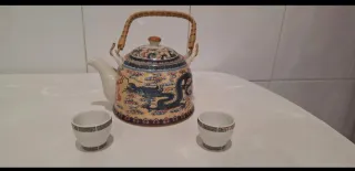 Lote tetera y 2 tazas dragón porcelana