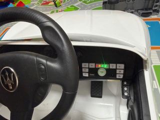 Coche eléctrico infantil con mando