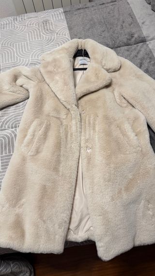 Abrigo pelo beige largo