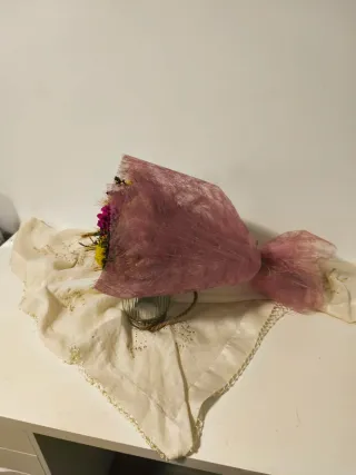 Ramo de flores secas y preservadas · Color y alegr