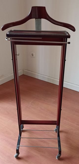 Galán de noche perchero madera y metal