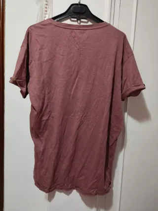 Camiseta Bershka rosa