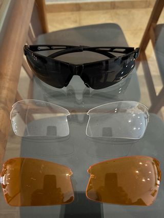 Gafas deportivas con lentes intercambiables