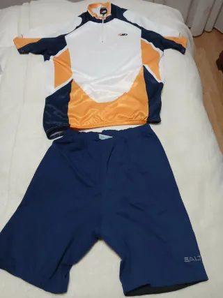 Abito da Ciclismo Arancione e Bianco