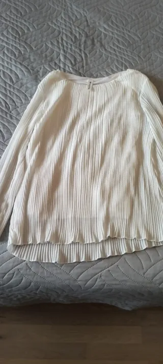 Blusa blanca plisada manga larga
