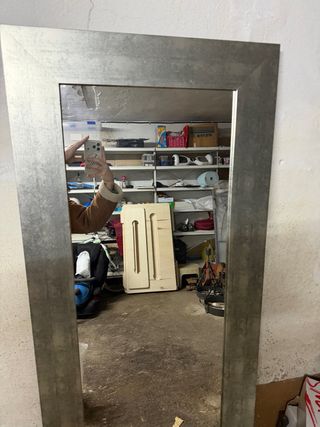 Espejo de pared plateado