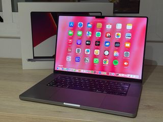 Macbook Pro 16 M1 Pro 84% Batería