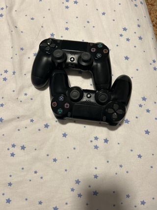 PS4 Pro + 2 mandos, base y juegos y el minecraft