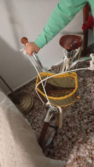 Bicicleta infantil color crema