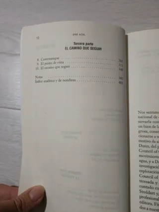 Oro azul: Las multinacionales y el robo organiz...