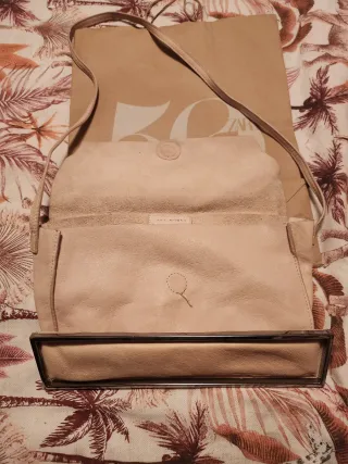 Bolso piel Zara beige,con base metalica