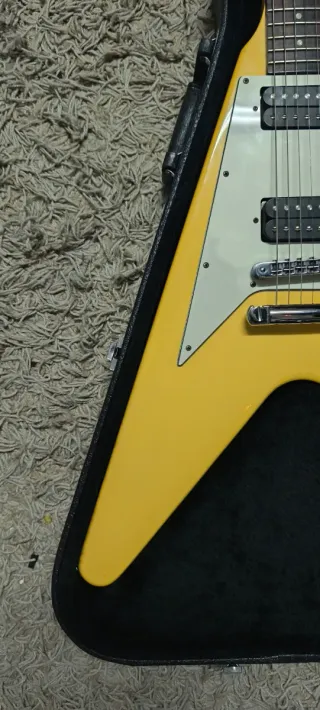 Guitarra Gibson Flying V 1990 y estuche
