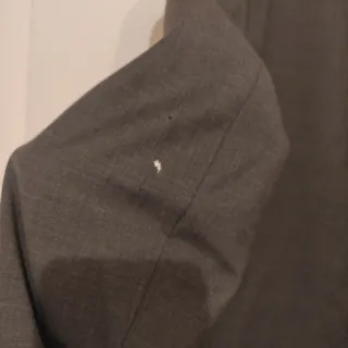 Traje de hombre gris, Cortefiel.