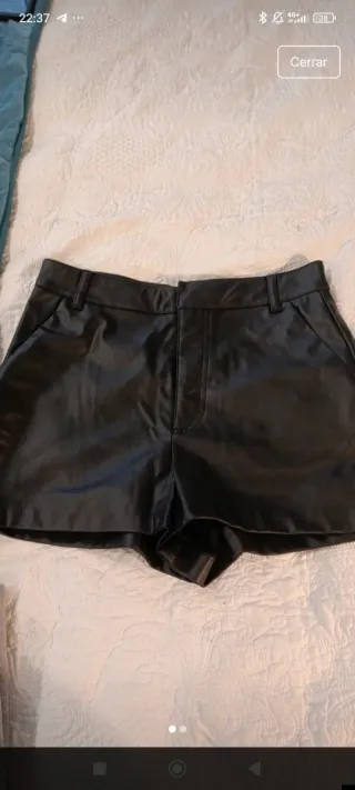 Shorts polipiel negros
