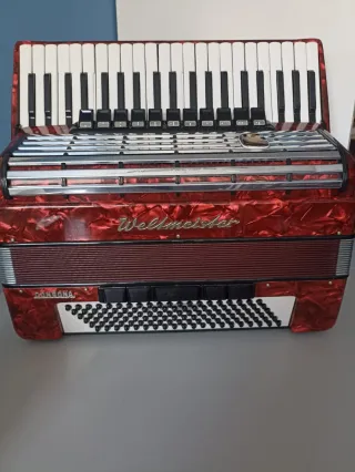 Acordeón Weltmeister Rojo