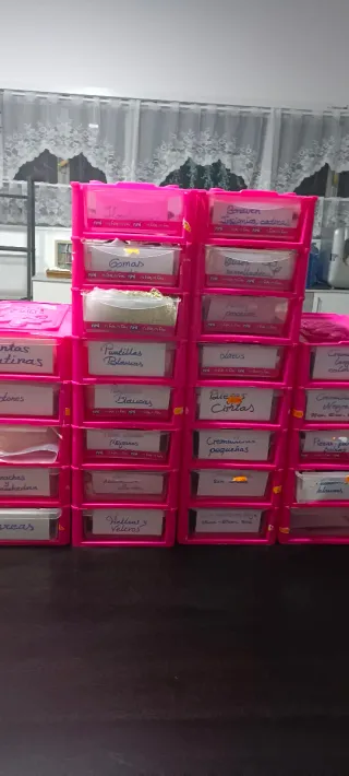 Cajas organizadoras de plástico rosa