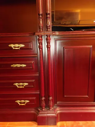 Mueble de salón clásico de madera