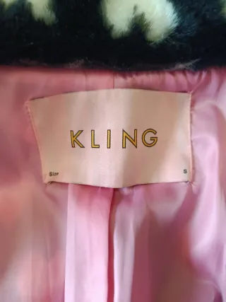 Abrigo Kling Corazones Negro Blanco Talla S