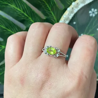 Anillo de Peridoto natural