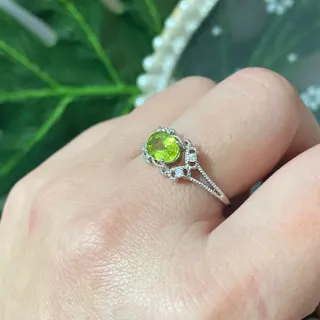 Anillo de Peridoto natural