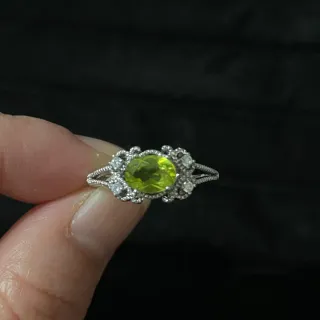 Anillo de Peridoto natural