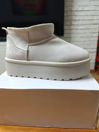 Botas de pelo beige mujer