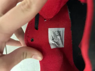 Zapatillas Baloncesto Nike Negras y Rojas