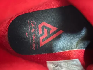 Zapatillas Baloncesto Nike Negras y Rojas