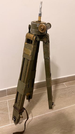Trípode militar y Declinatoria N°201