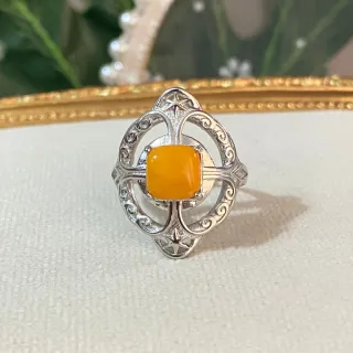 Anillo de acero inoxidable con ámbar natural