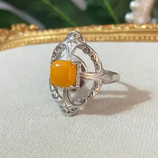 Anillo de acero inoxidable con ámbar natural