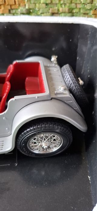 Jaguar SS 100 (1937) – Burago – Escala 1:18