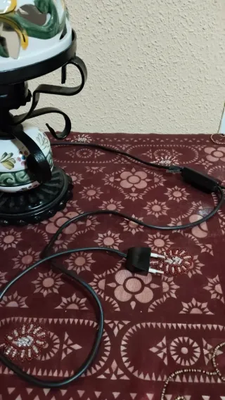 ANTIGUA LÁMPARA QUINQUÉ CERÁMICA Y HIERRO