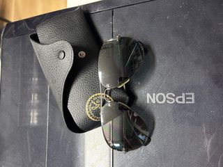 Gafas de sol Ray-Ban negras y multicolor