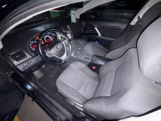 Toyota Avensis 2012
