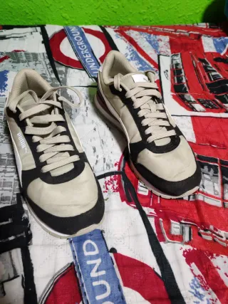 Tenis Puma Beige y Negro talla 39