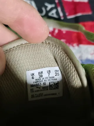 Tenis Puma Beige y Negro talla 39