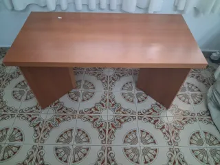 Mueble de esquina madera y lámpara