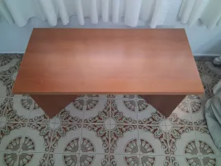 Mueble de esquina madera y lámpara