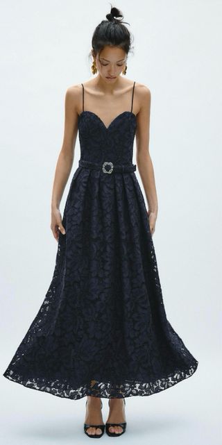 Vestido bordados perforados