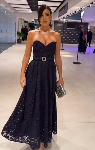 Vestido bordados perforados