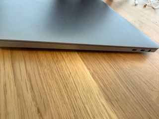 MacBook Pro 13” (2020) i5 · 16 GB RAM Muy Cuidado