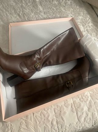 Botas de piel Piccola Piu tacón marrón