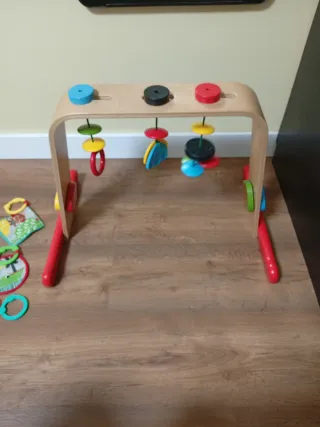 Parque Bebé Bright Starts/gimnasio ikea + 4 Peluch