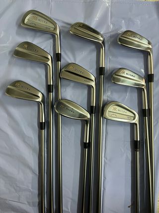 Palos de golf Miura CB-202