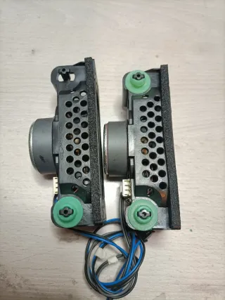 Altavoces TV LG modelo 32LT340C9ZB. - Diseñado