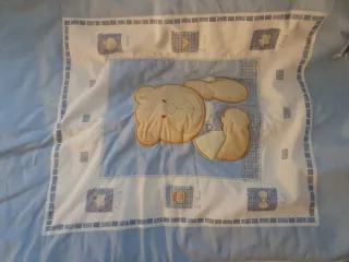 Protector cuna, cojín, sábanas y mantita Edredón.m